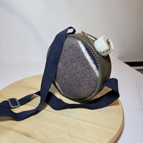 Vintage Western Style 2 Qt. Blanket Canteen Rustic Adjustable Strap Prop Decor f - Picture 4 of 9